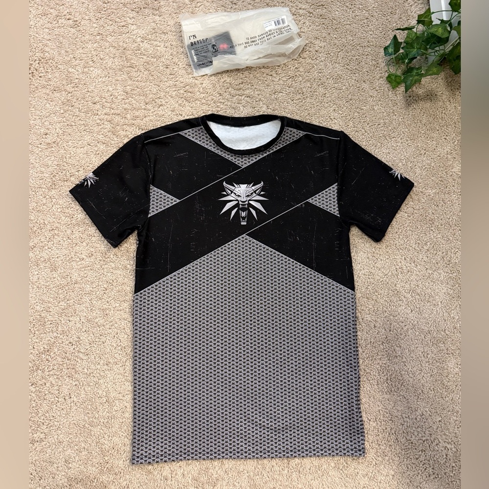 GERALT ARMOUR BFT SIZE XXS THE WITCHER BLACK NWT BLACKMILK CD PROJEKT RED SHIRT